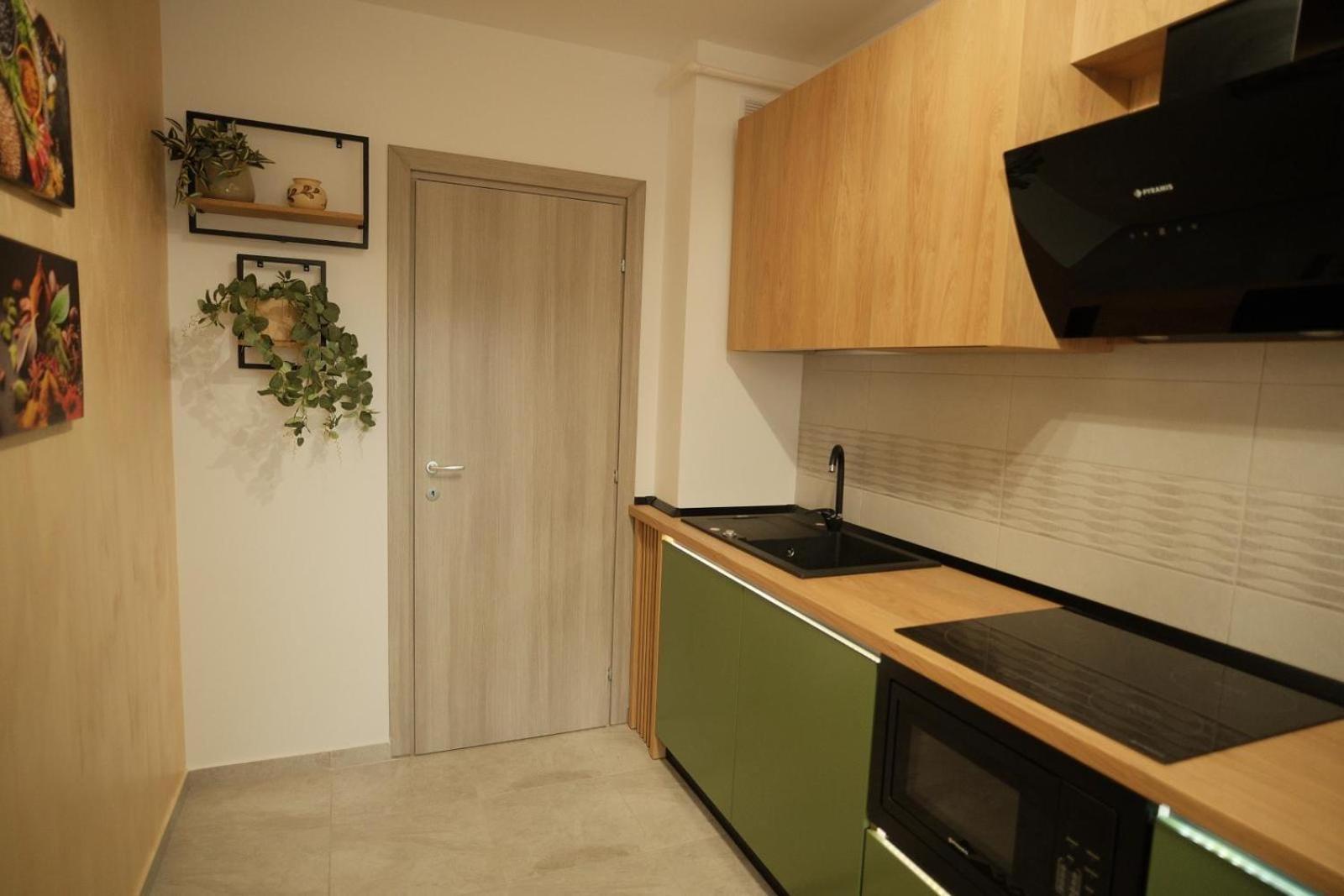 Green Studio Targu Neamt Luaran gambar
